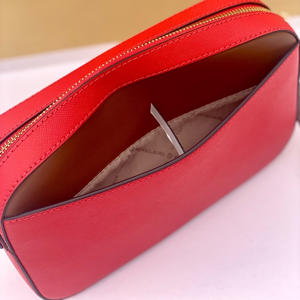 Michael Kors Women's Jet Set Logo
East West Zip Chain Crossbody - Picture 11 of 12